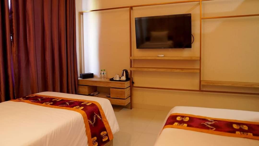 Elohim Hotel Sentani Jayapura Exterior foto